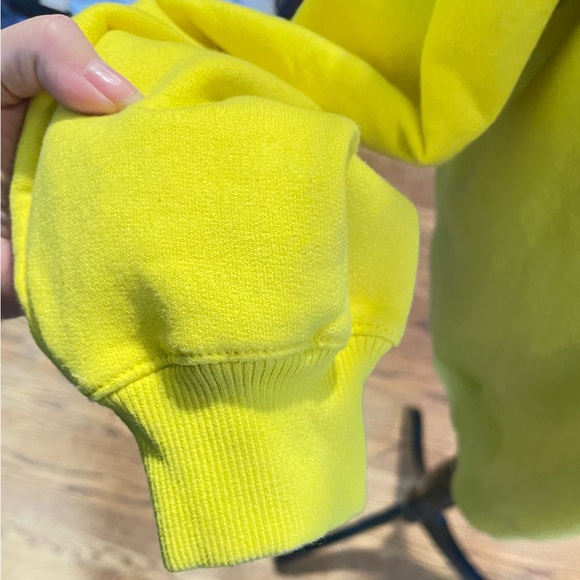 Vintage Champion Sweatshirt
Embroidered Logo Yellow Size XXL - Picture 7 of 8